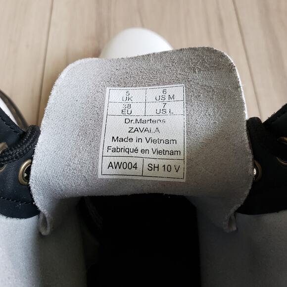 Dr Martens Boots Womens 6 White Leather Zavala Combat Lace Up Classic Grunge - Picture 4 of 5